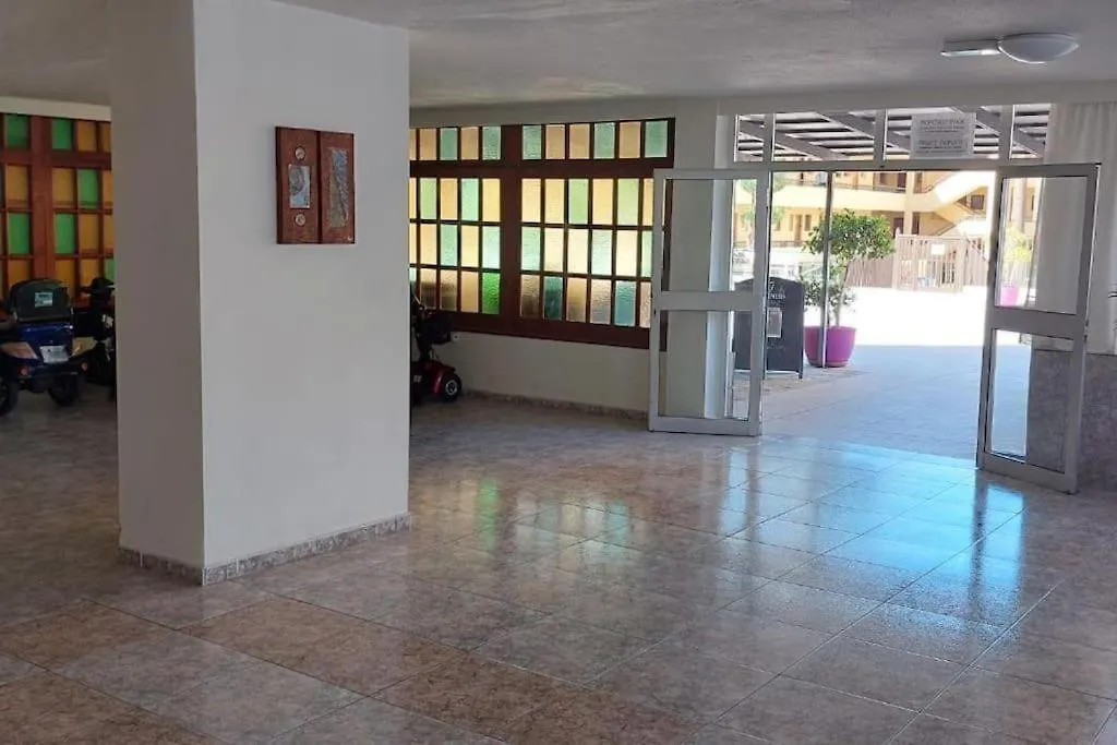 Cozy 2-Bed & Sofa-Bed Studio In Los Cristianos Los Cristianos  0*, Los Cristianos (Tenerife)