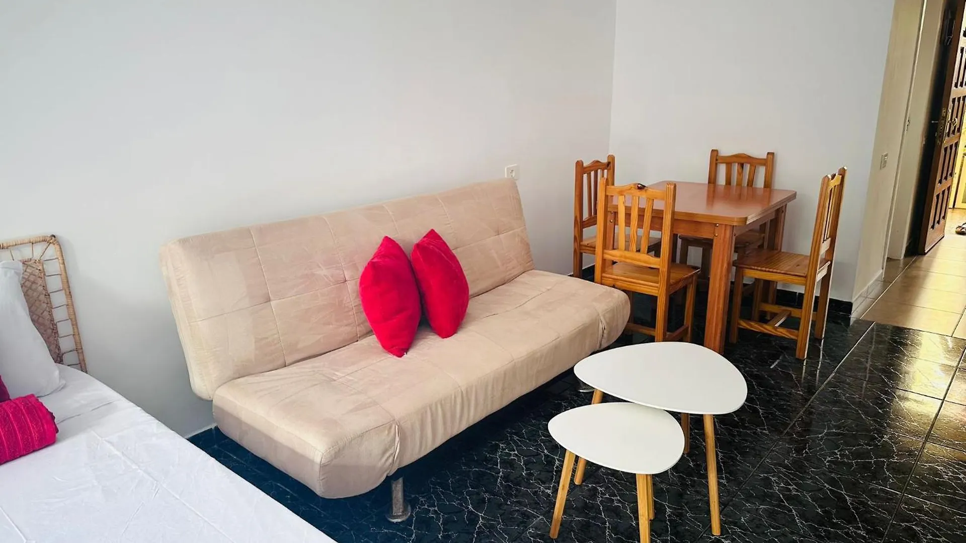 Apartment Cozy 2-Bed & Sofa-Bed Studio In Los Cristianos Los Cristianos