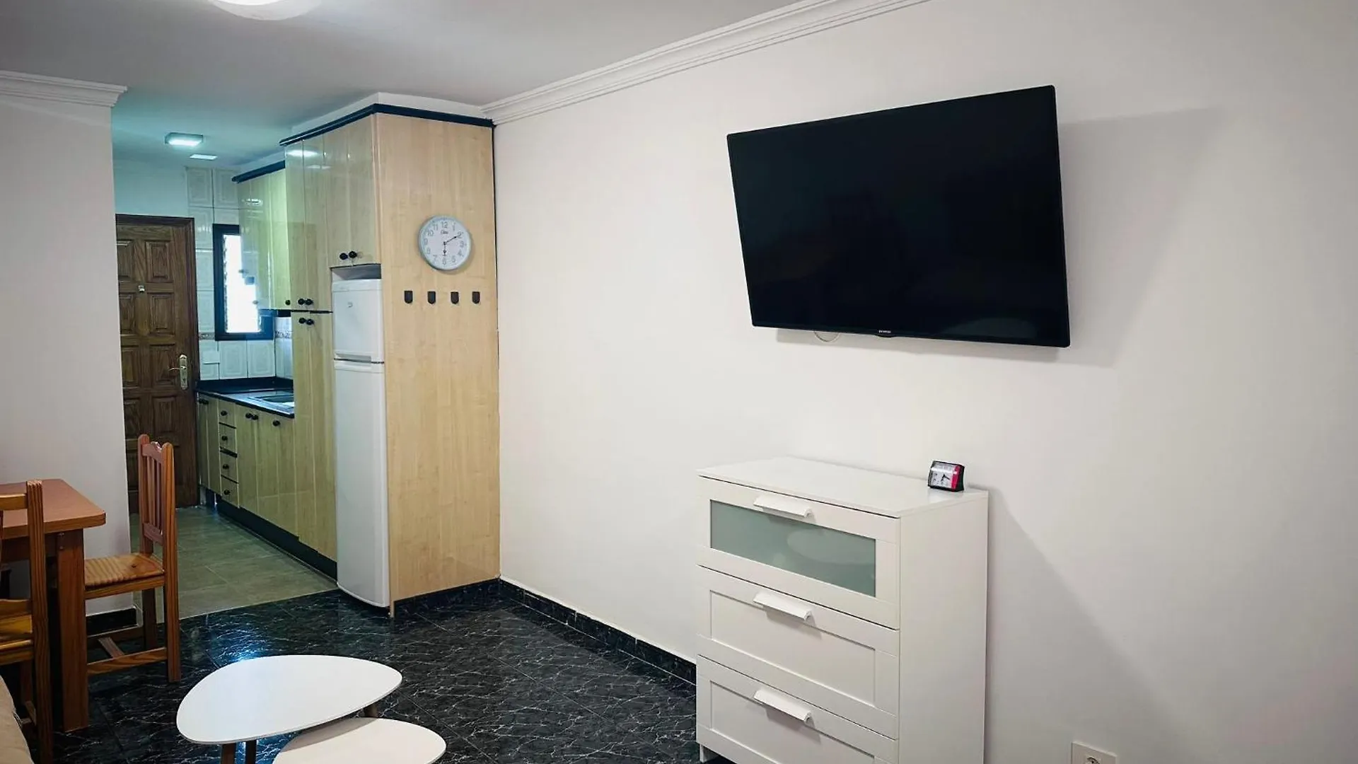 Cozy 2-Bed & Sofa-Bed Studio In Los Cristianos Los Cristianos  Apartment