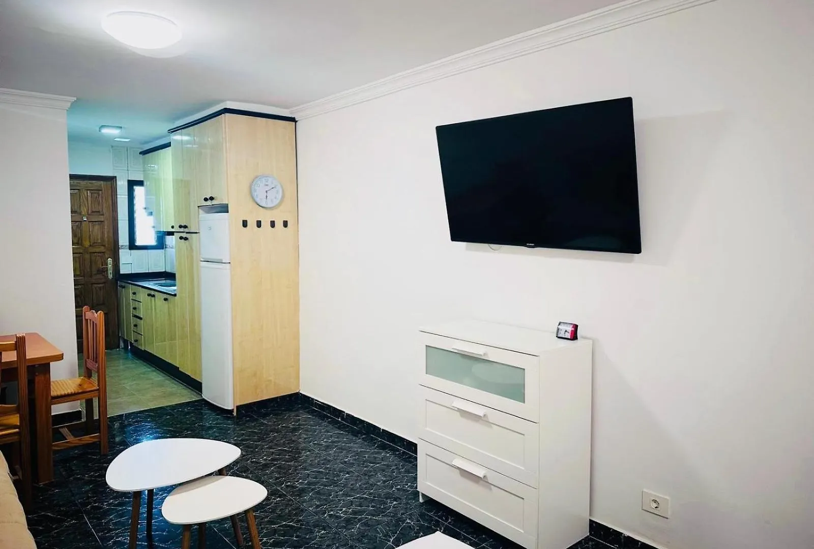 Cozy 2-Bed & Sofa-Bed Studio In Los Cristianos Los Cristianos  Los Cristianos (Tenerife)