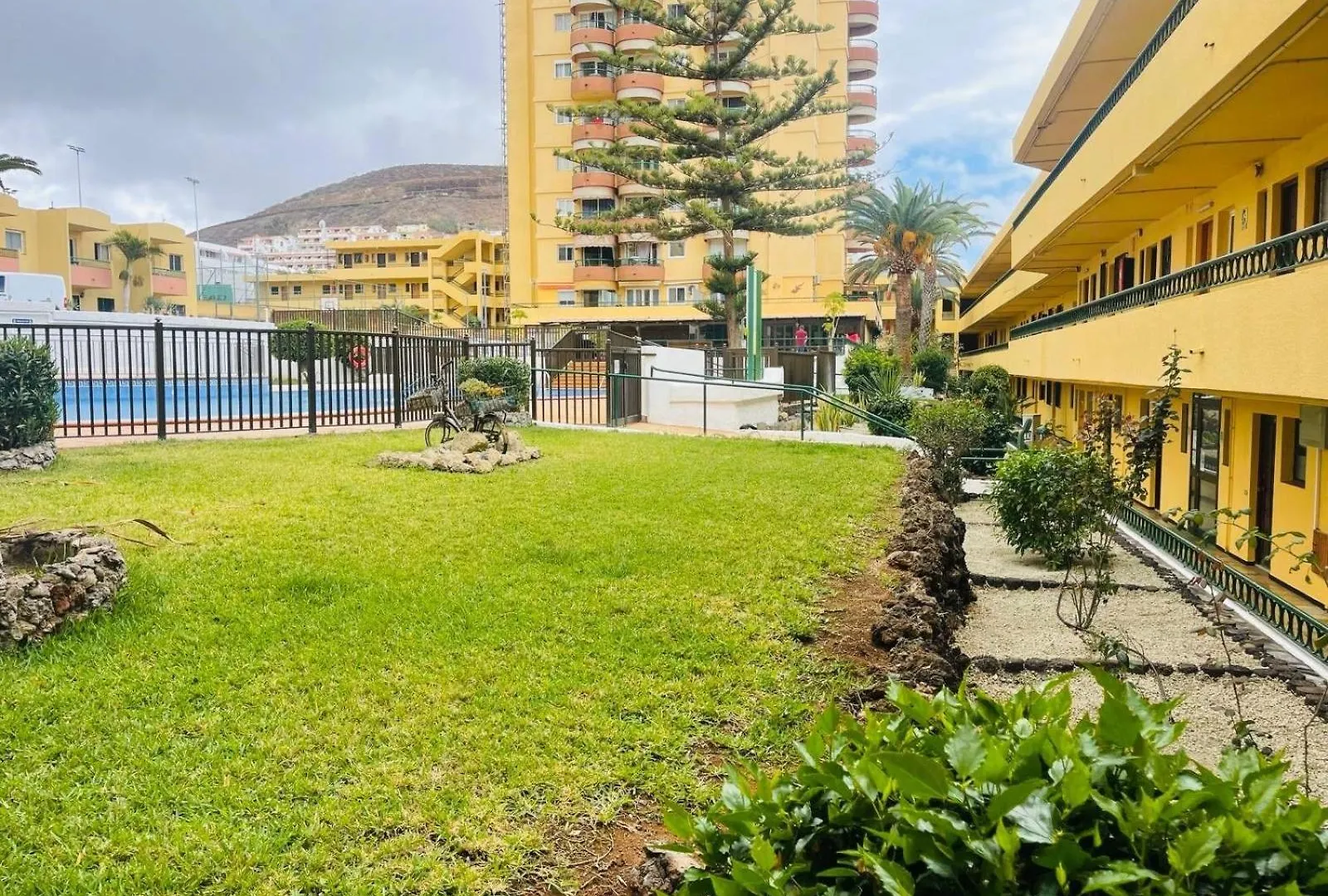 Apartment Cozy 2-Bed & Sofa-Bed Studio In Los Cristianos Los Cristianos