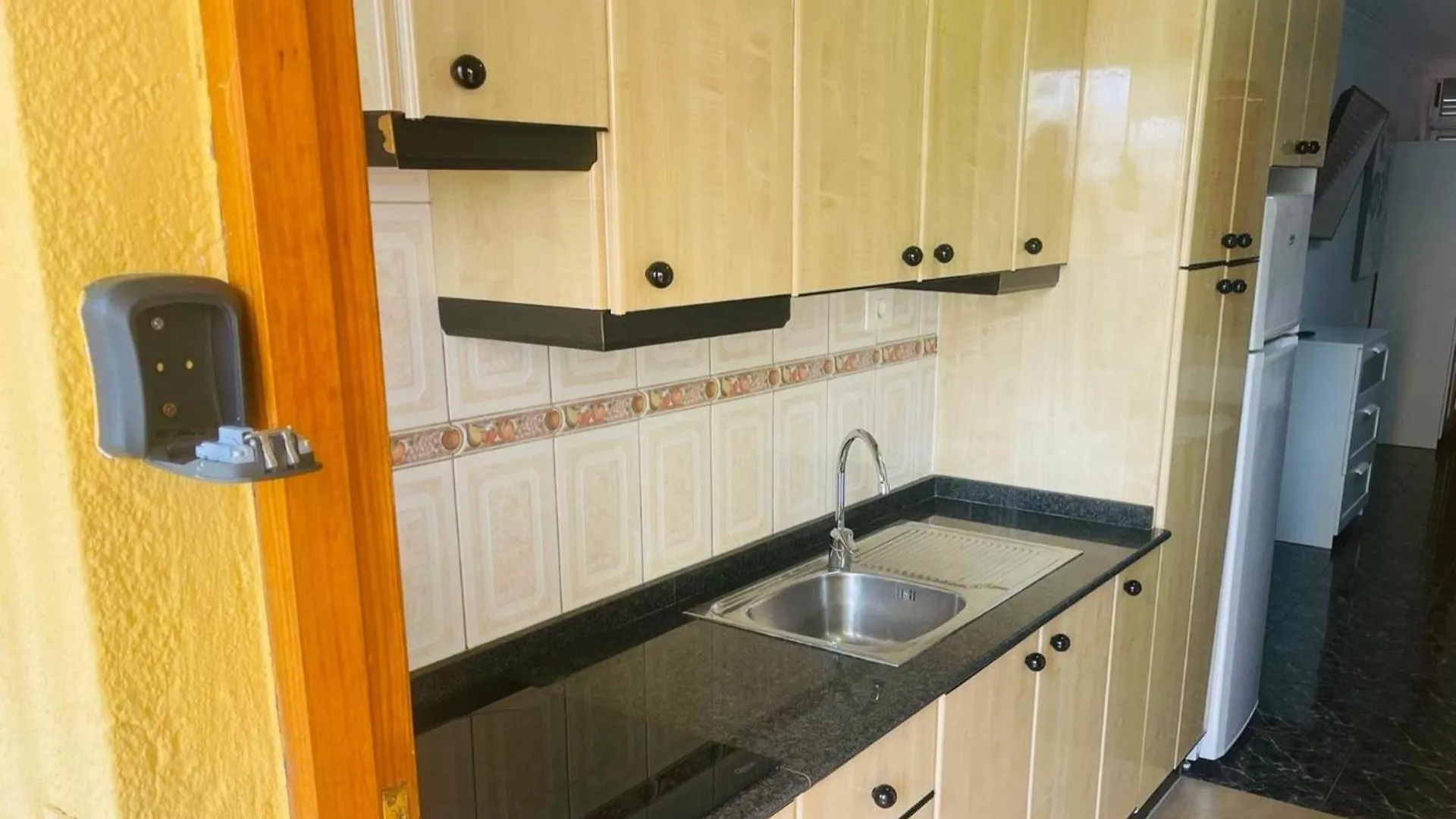 Cozy 2-Bed & Sofa-Bed Studio In Los Cristianos Los Cristianos  Los Cristianos (Tenerife)