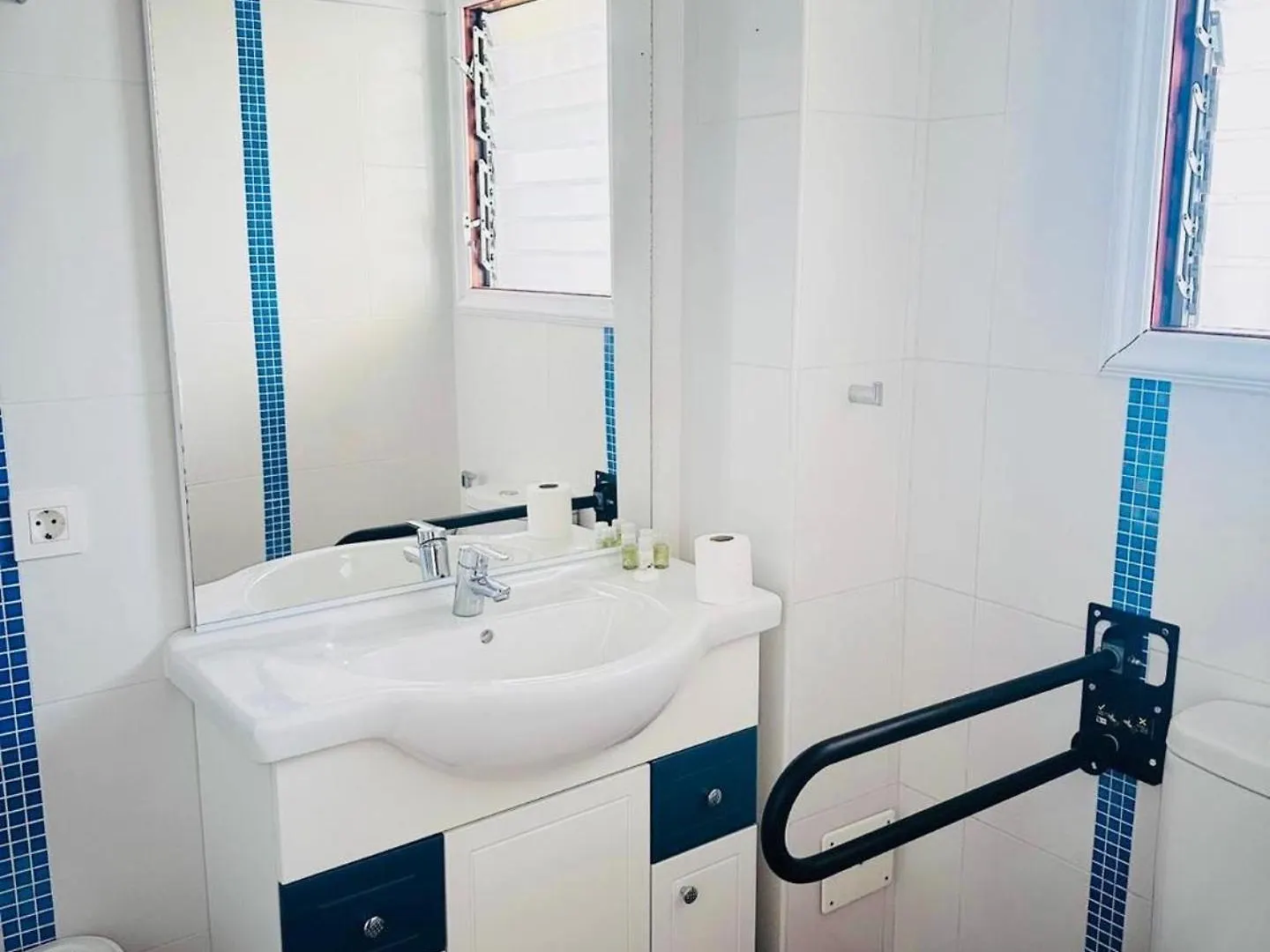 Cozy 2-Bed & Sofa-Bed Studio In Los Cristianos Los Cristianos  Hiszpania